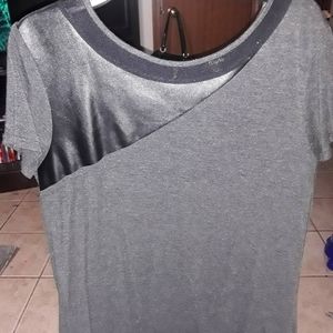 Grey tee shirt